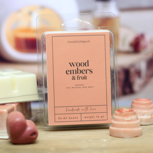 Le parfum fait fondre les braises de bois et les fruits 